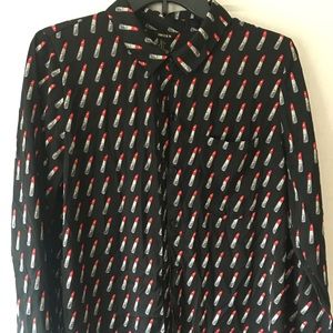 Lipstick pattern shirt